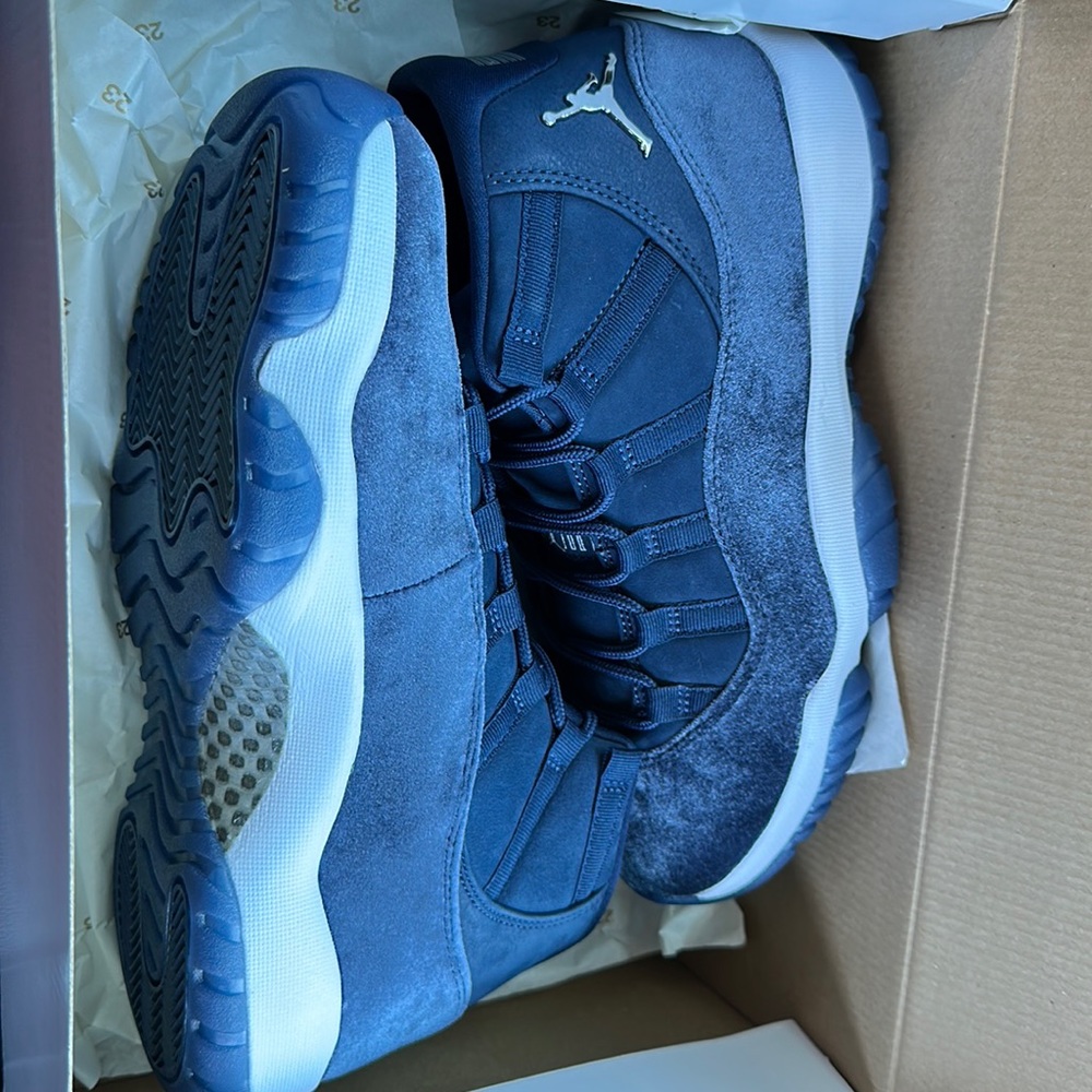 JORDAN 11 MIDNIGHT BLUE / SUEDE